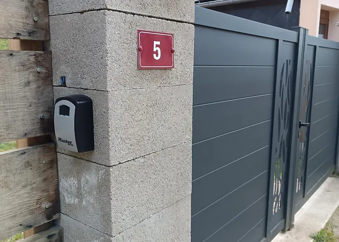 La Petite Maison